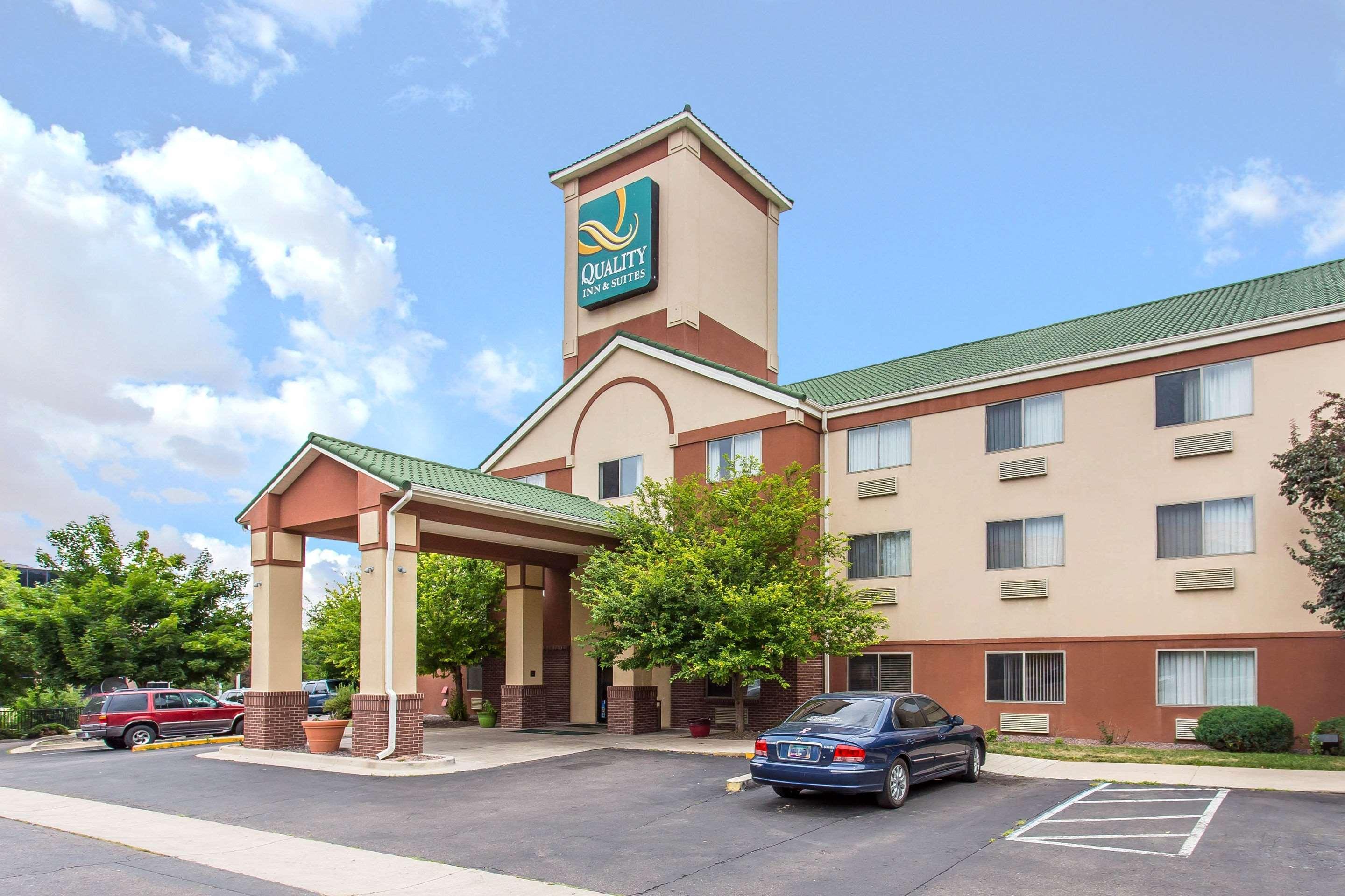 Quality Inn & Suites Lakewood - Denver Southwest Exterior photo