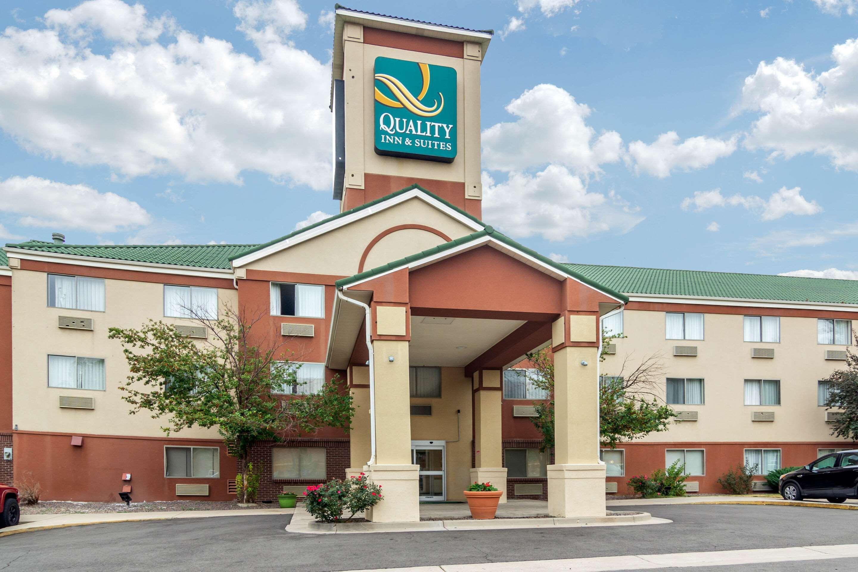 Quality Inn & Suites Lakewood - Denver Southwest Exterior photo